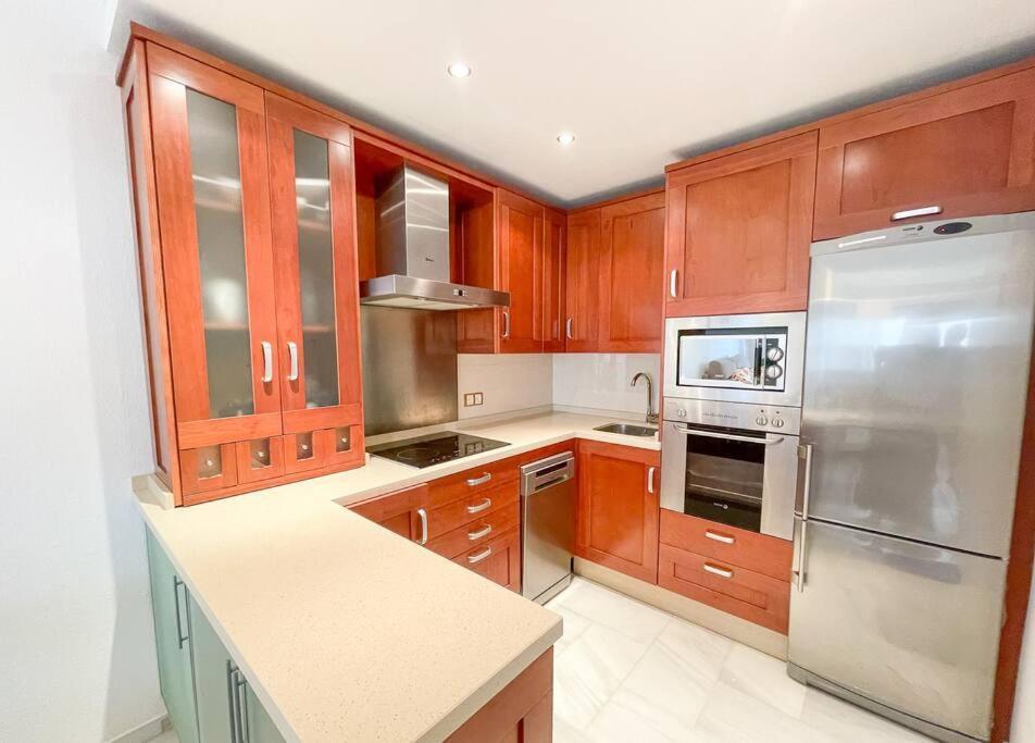 Seafront Apartment With Direct Access To The Beach Torremolinos Exterior photo